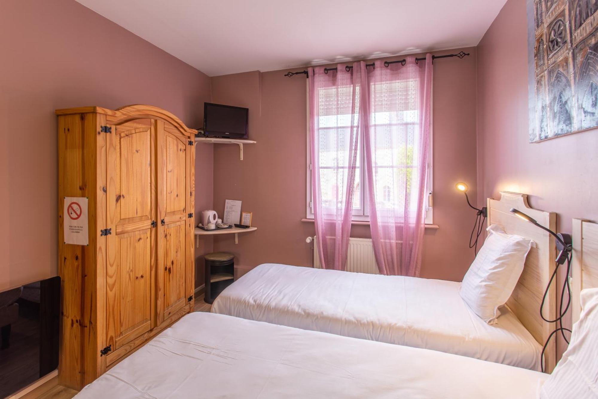 L'Abbatiale Hotel Corbie Bagian luar foto