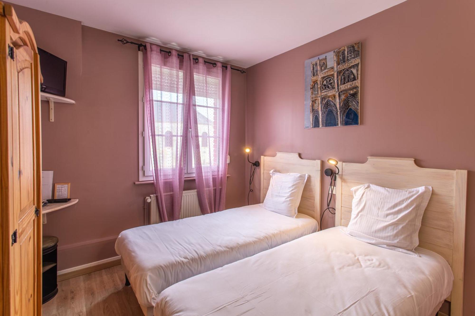 L'Abbatiale Hotel Corbie Bagian luar foto
