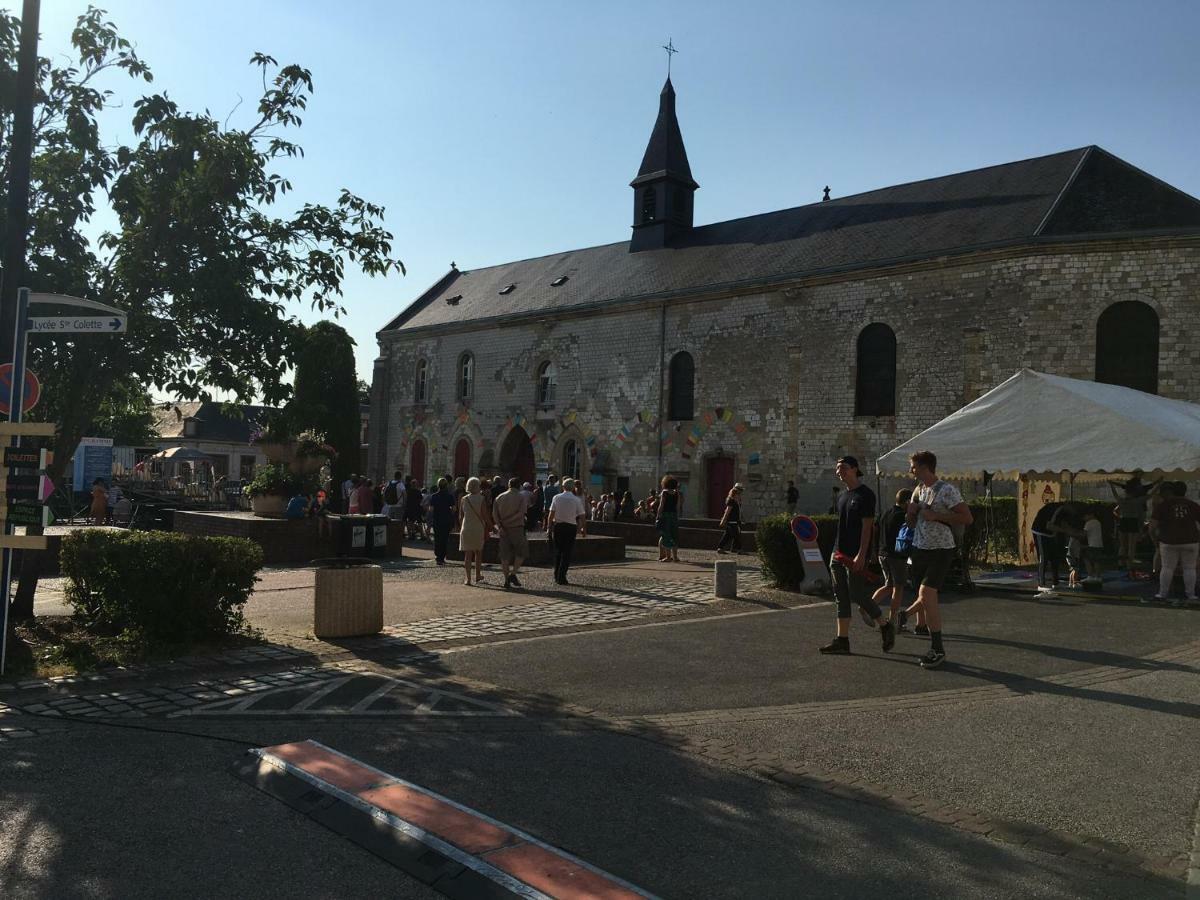 L'Abbatiale Hotel Corbie Bagian luar foto